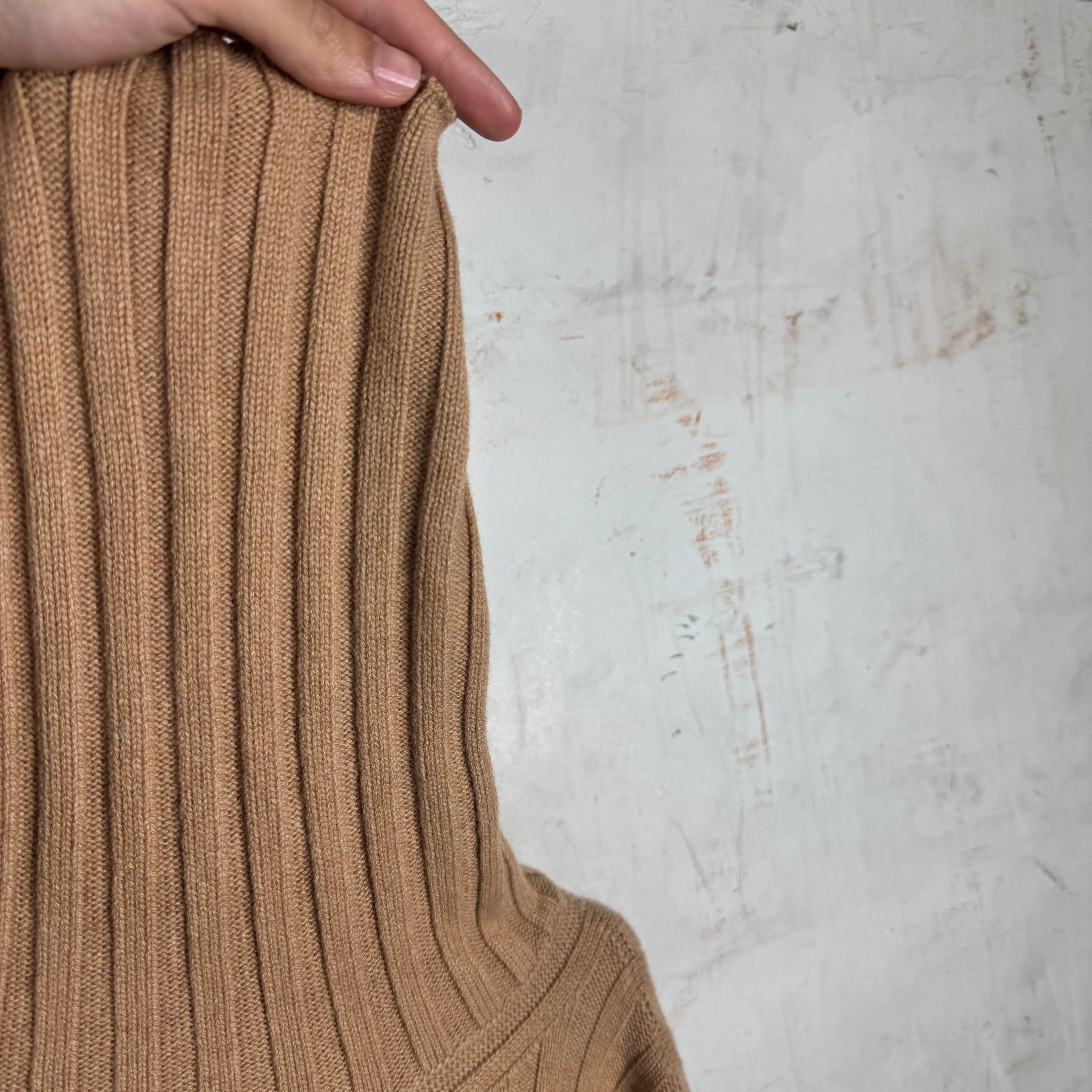 Gucci Turtleneck Cropped Knit Sweater - Image 6