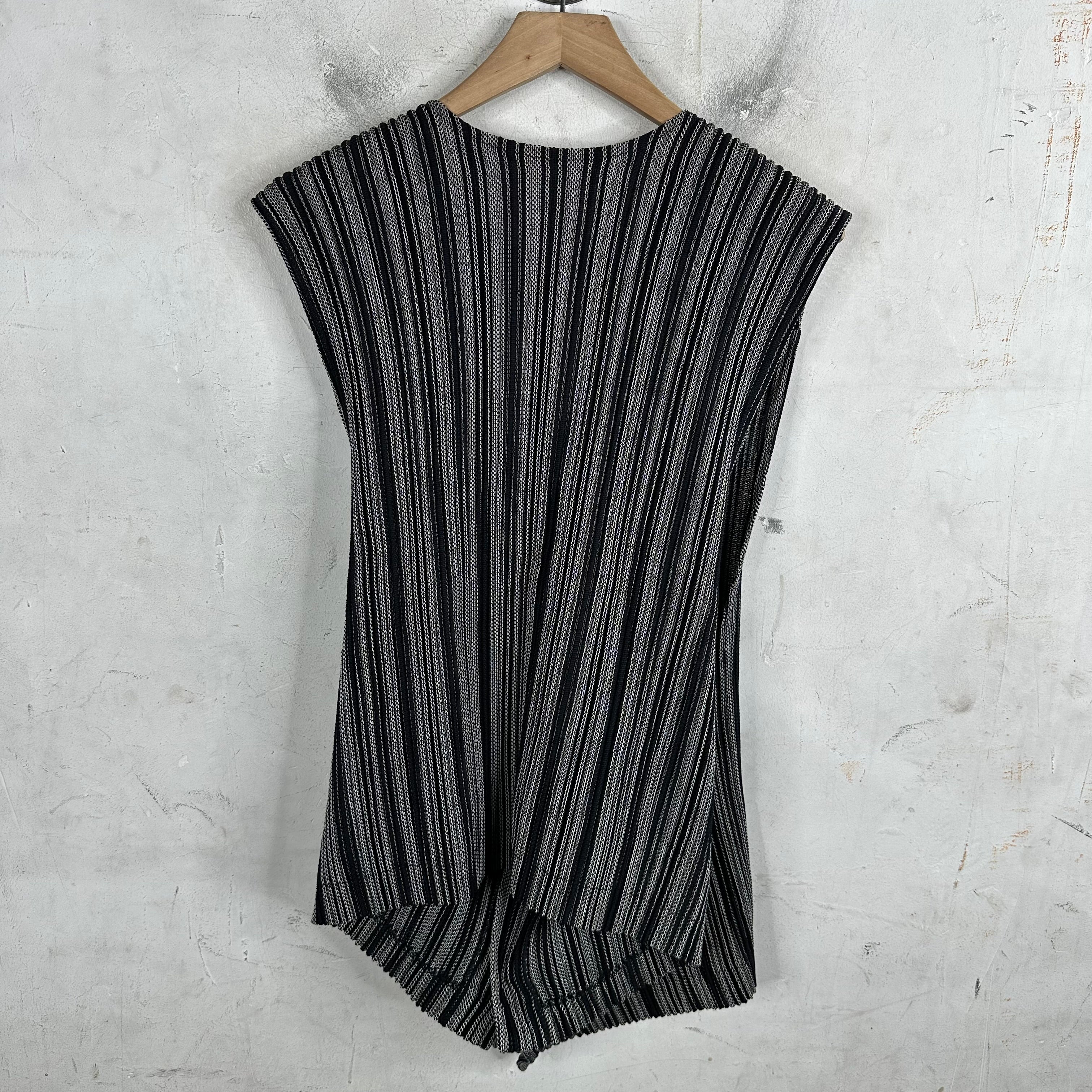 Issey Miyake Pleates Hybrid Open Vest - Image 2