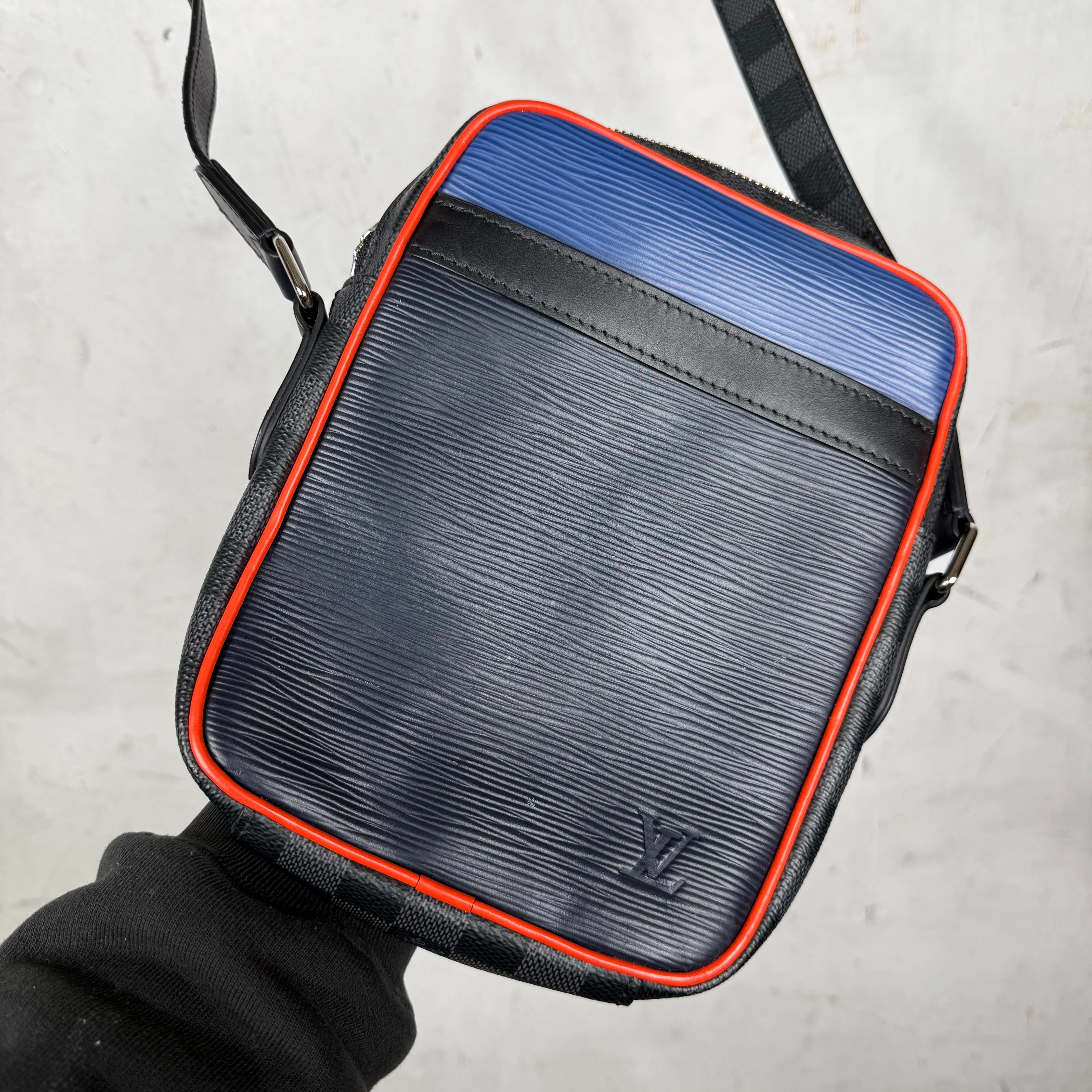 Louis Vuitton Epi Damier Graphite Danube Crossbody Bag - Image 2