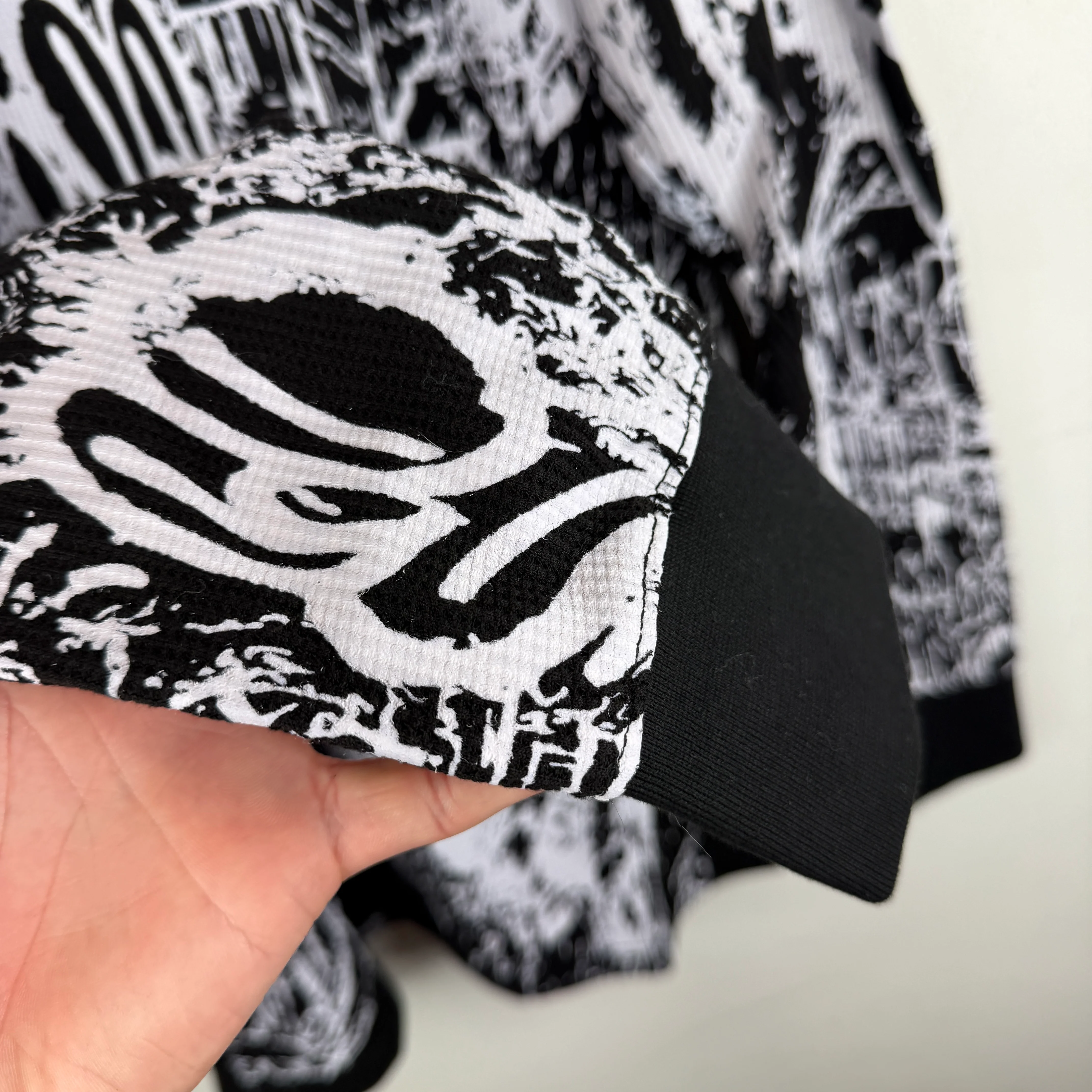 Slawn Printed Longsleeve Thermal T-Shirt - Image 5